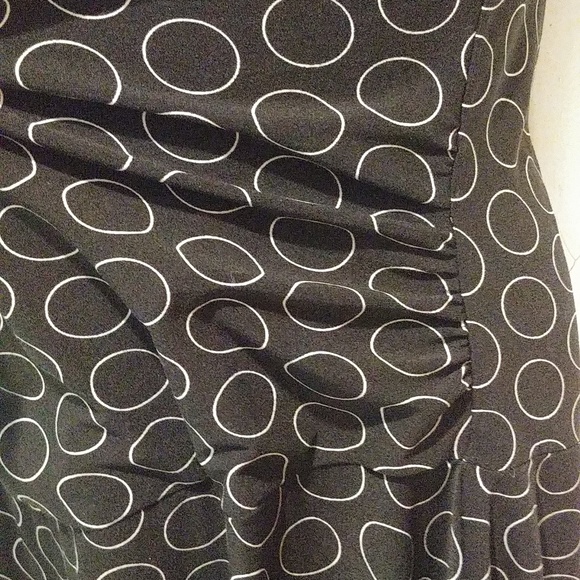 Vamp Black and White Knee Length Stretchy Pull On Style Dress - Picture 4 of 5